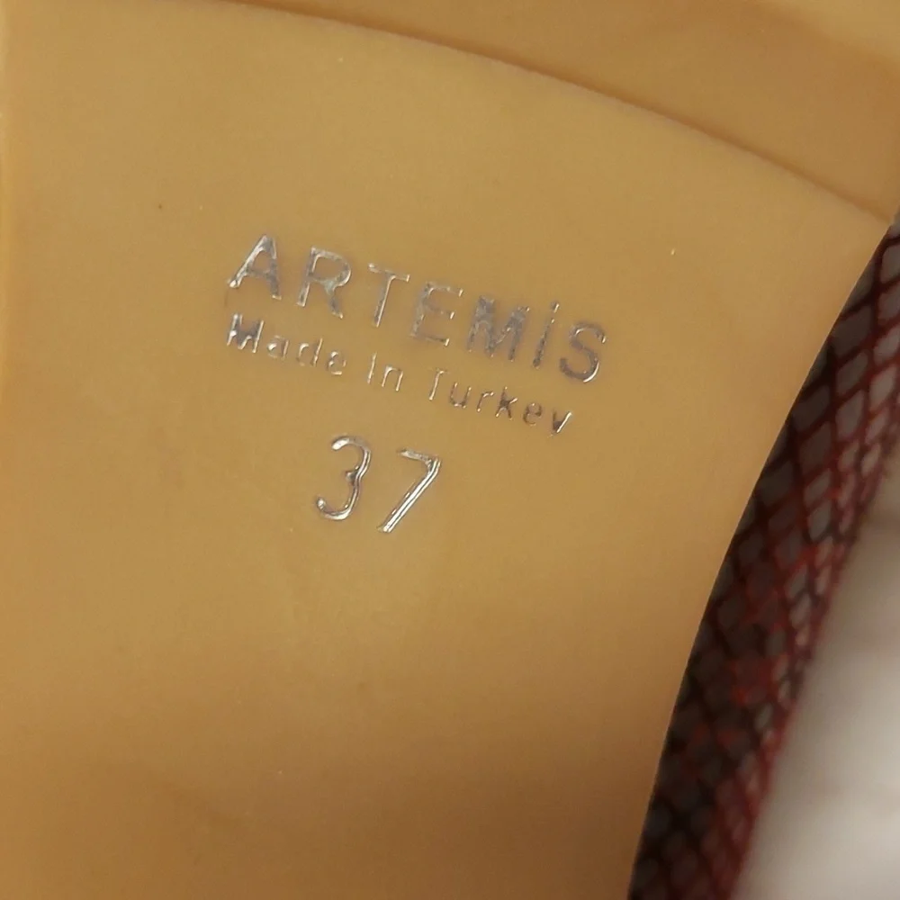 Artemis red animal print flat loafers women's shoes size 37